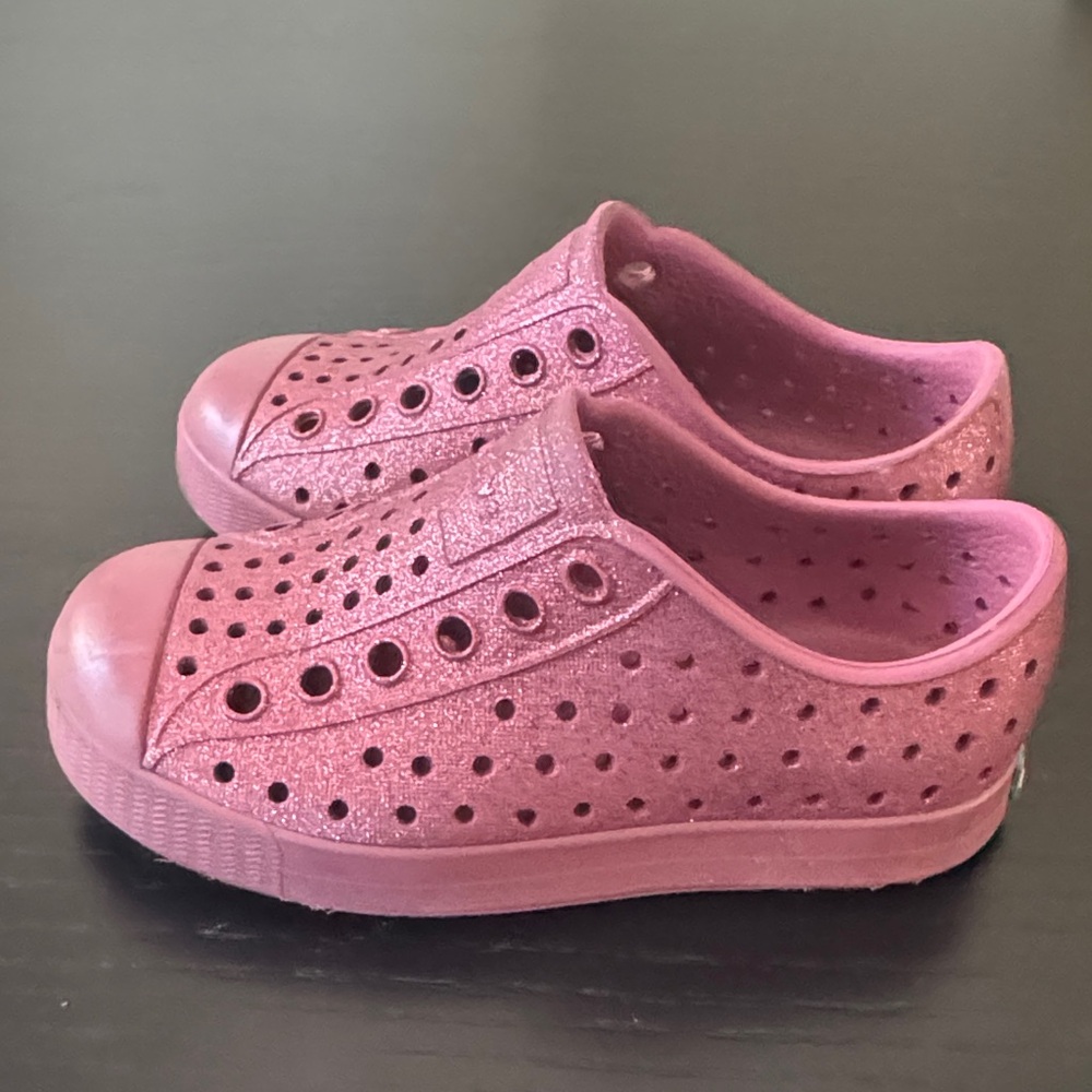 Native kids glitter shoes